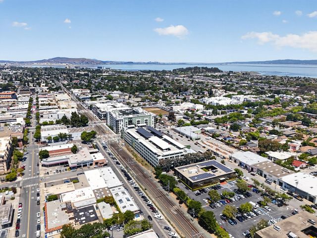 222 8th Avenue 304, San Mateo, CA 94401