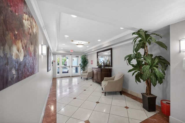 222 8th Avenue 304, San Mateo, CA 94401