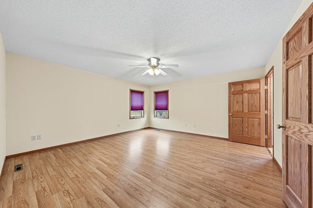 216 3rd Street NE, New Richland, MN 56072