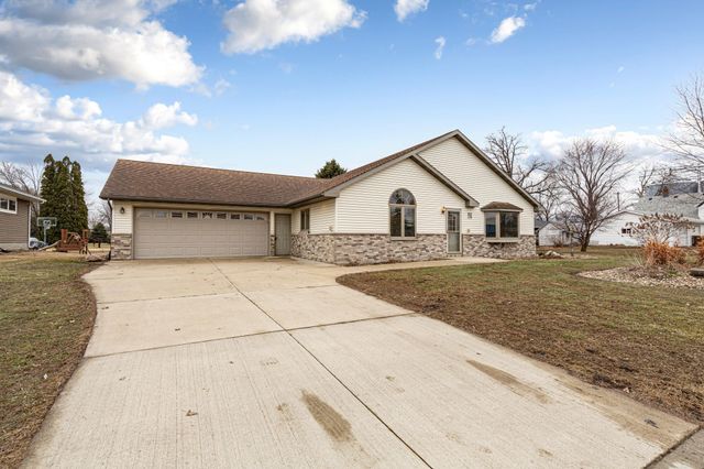 216 3rd Street NE, New Richland, MN 56072