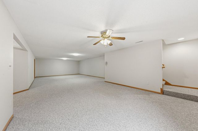 216 3rd Street NE, New Richland, MN 56072