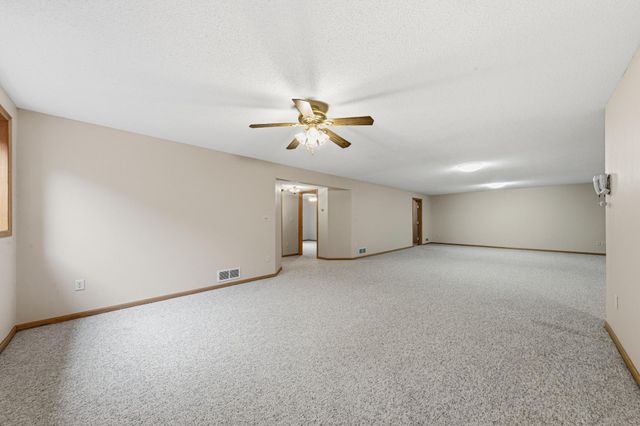 216 3rd Street NE, New Richland, MN 56072