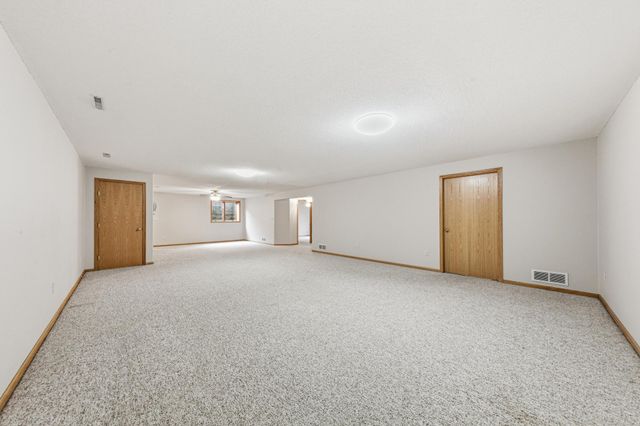 216 3rd Street NE, New Richland, MN 56072