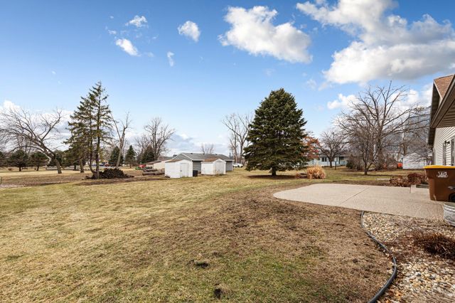 216 3rd Street NE, New Richland, MN 56072