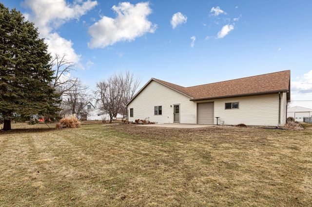 216 3rd Street NE, New Richland, MN 56072