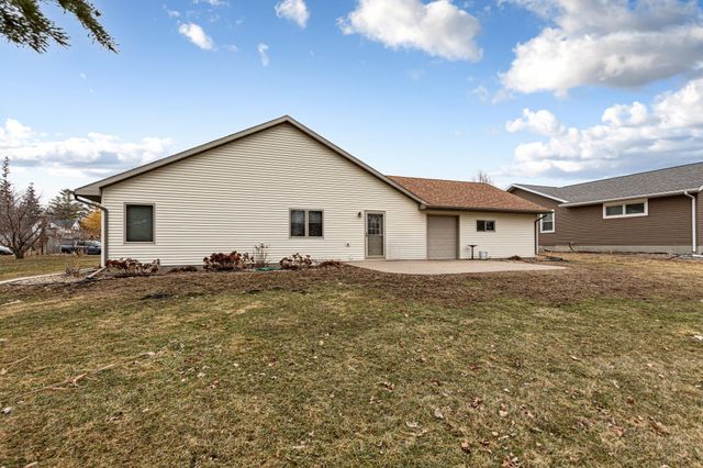 216 3rd Street NE, New Richland, MN 56072
