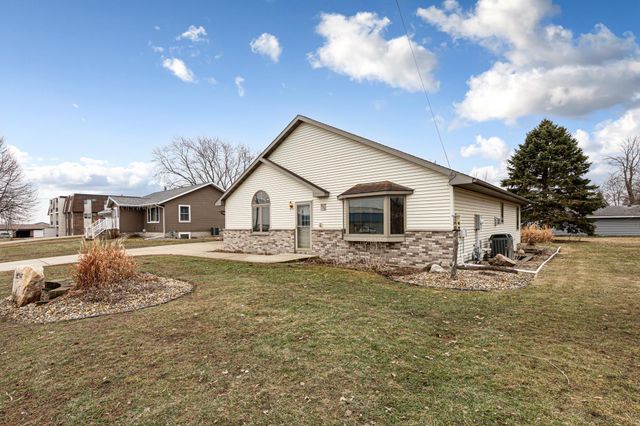 216 3rd Street NE, New Richland, MN 56072