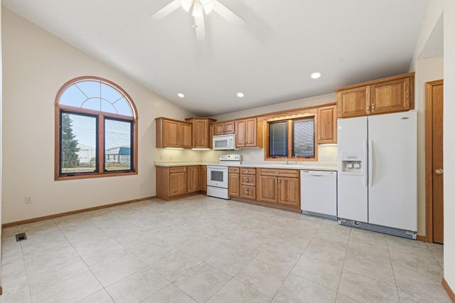 216 3rd Street NE, New Richland, MN 56072