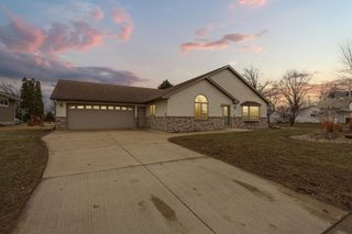 216 3rd Street NE, New Richland, MN 56072