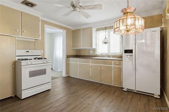 114 6th Avenue, Lancaster, NY 14086