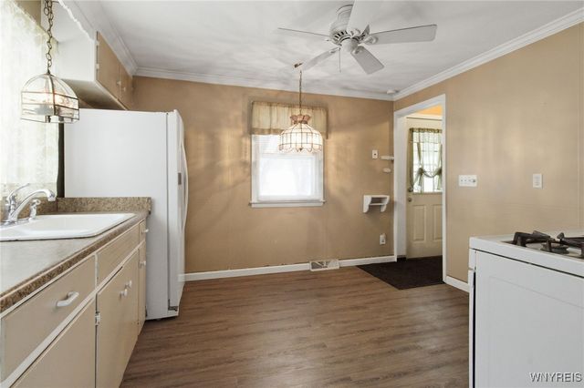 114 6th Avenue, Lancaster, NY 14086