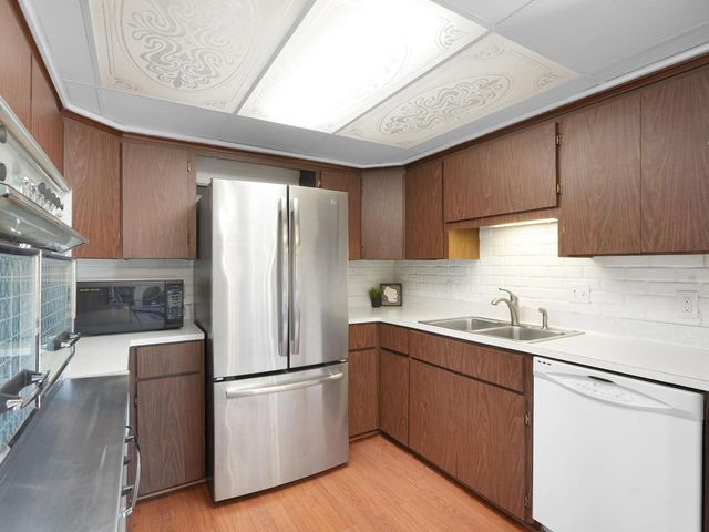 3666 S 25th STREET, Milwaukee, WI 53221