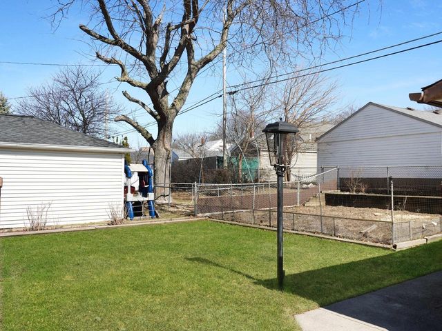 3666 S 25th STREET, Milwaukee, WI 53221