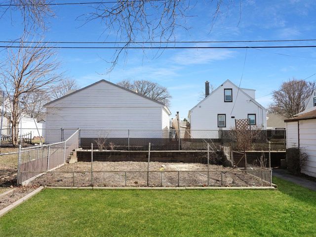 3666 S 25th STREET, Milwaukee, WI 53221
