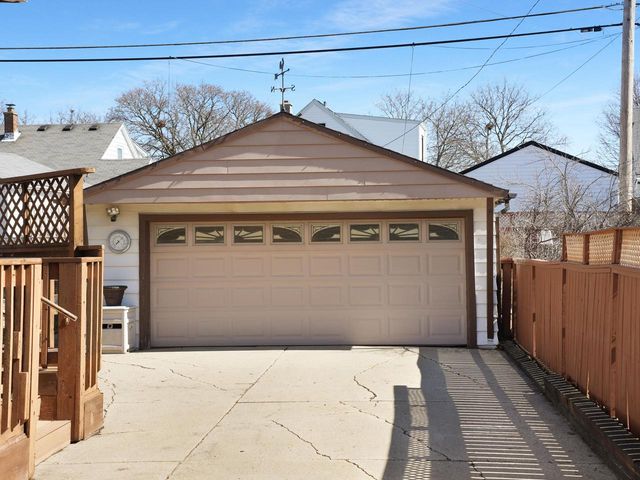 3666 S 25th STREET, Milwaukee, WI 53221