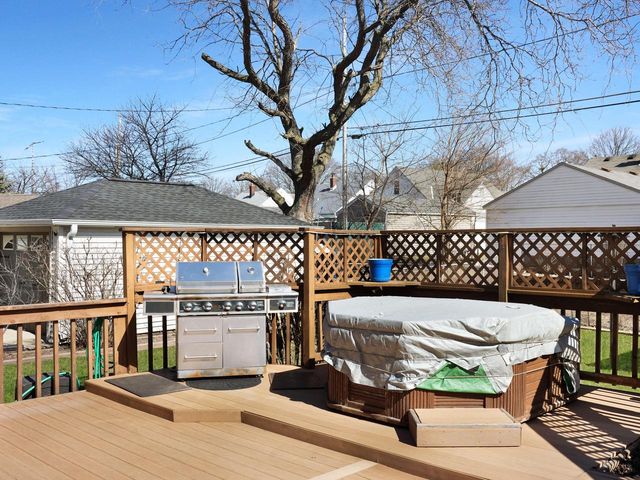 3666 S 25th STREET, Milwaukee, WI 53221