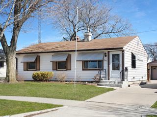 3666 S 25th STREET, Milwaukee, WI 53221