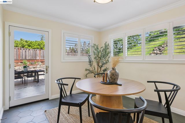 44 Lariat Ct, Walnut Creek, CA 94596