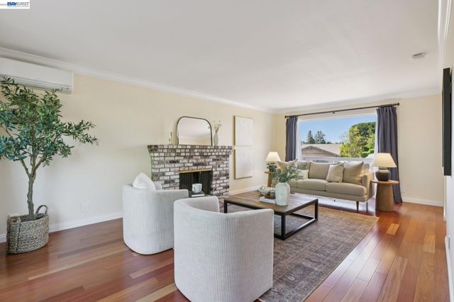 44 Lariat Ct, Walnut Creek, CA 94596