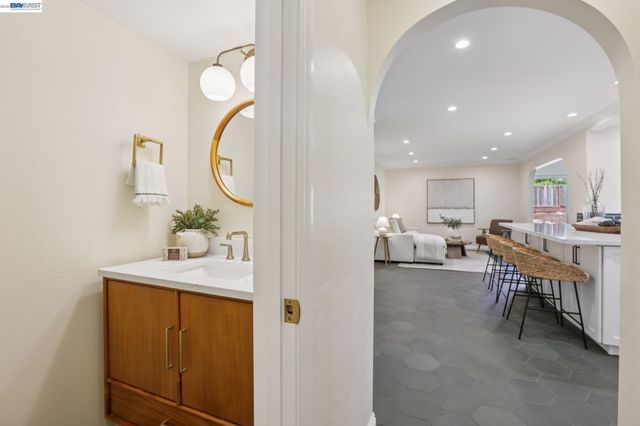 44 Lariat Ct, Walnut Creek, CA 94596