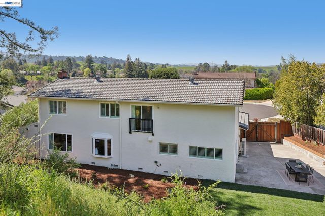 44 Lariat Ct, Walnut Creek, CA 94596