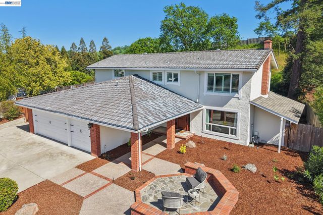44 Lariat Ct, Walnut Creek, CA 94596