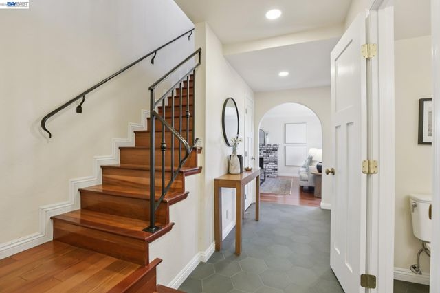 44 Lariat Ct, Walnut Creek, CA 94596