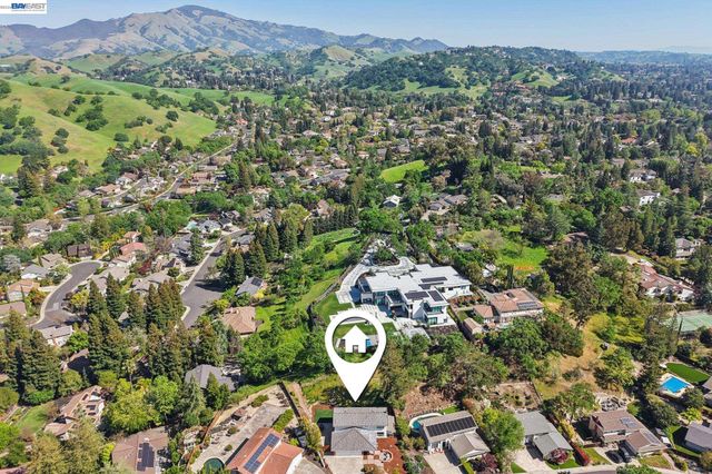 44 Lariat Ct, Walnut Creek, CA 94596