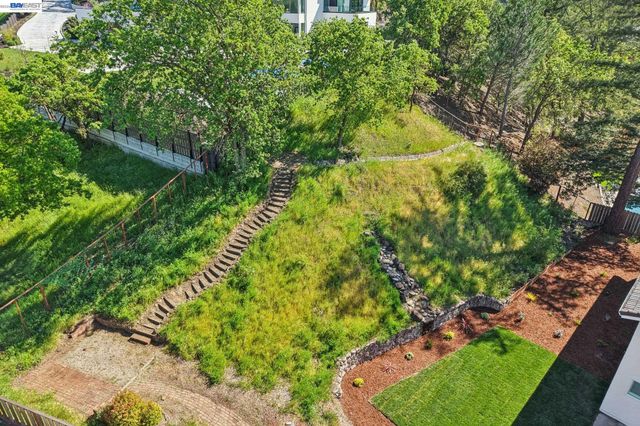 44 Lariat Ct, Walnut Creek, CA 94596