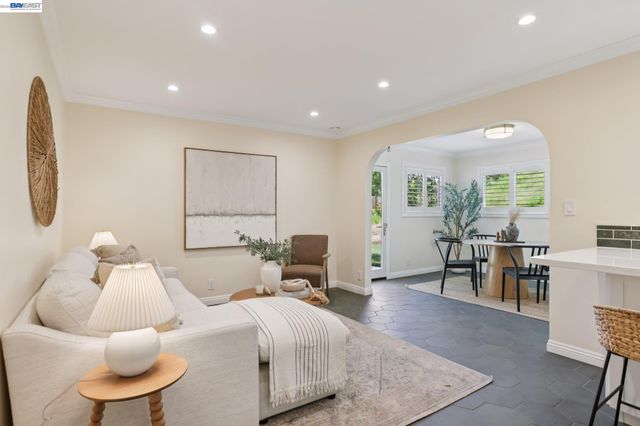 44 Lariat Ct, Walnut Creek, CA 94596