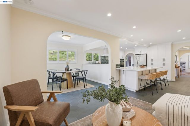 44 Lariat Ct, Walnut Creek, CA 94596