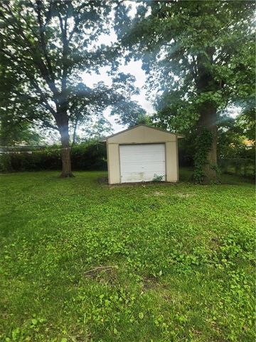 709 W South Street, Harrisonville, MO 64701