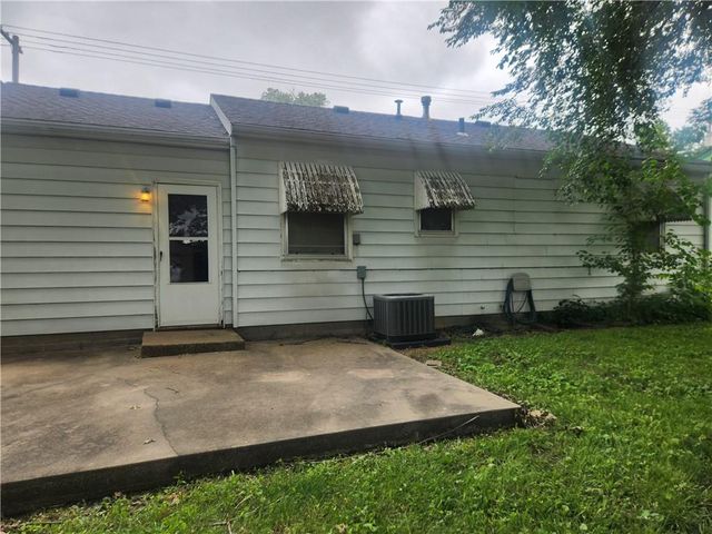 709 W South Street, Harrisonville, MO 64701