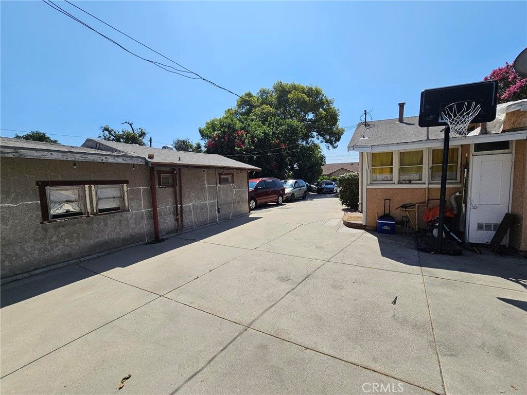 Image 7 of property listing at 2631 Parkway, El Monte, CA 91732