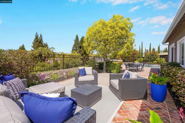 1518 Colchester St, Danville, CA 94506