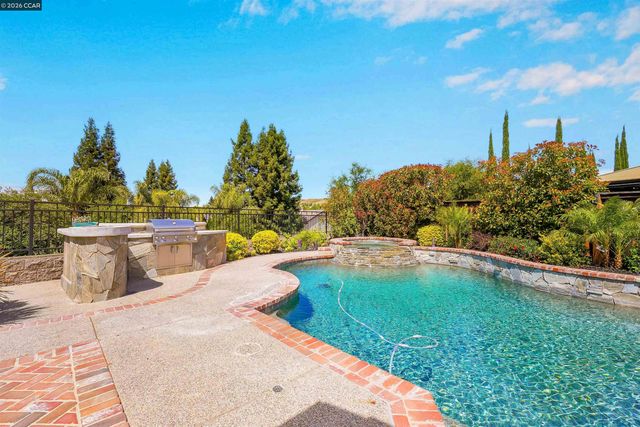1518 Colchester St, Danville, CA 94506