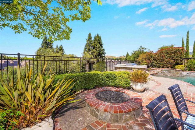 1518 Colchester St, Danville, CA 94506