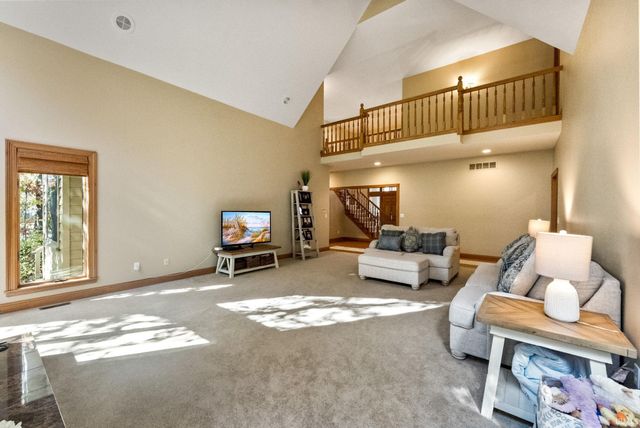 5510 Pine Oak Court, Fort Wayne, IN 46835