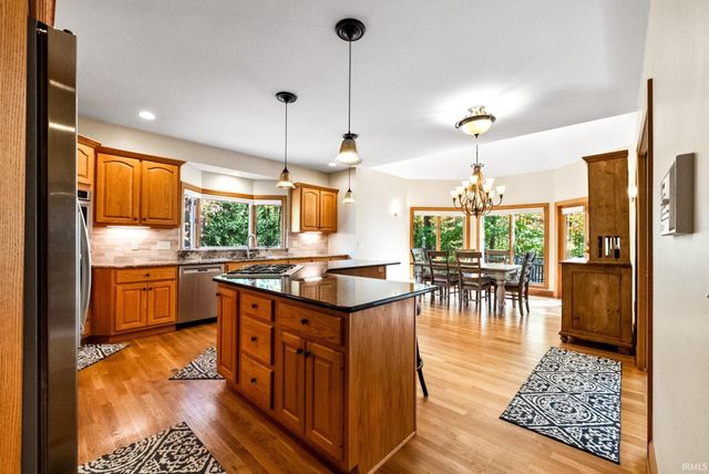 5510 Pine Oak Court, Fort Wayne, IN 46835