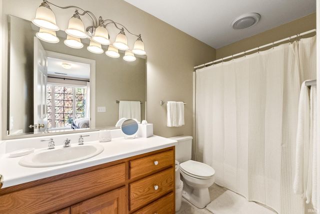 5510 Pine Oak Court, Fort Wayne, IN 46835