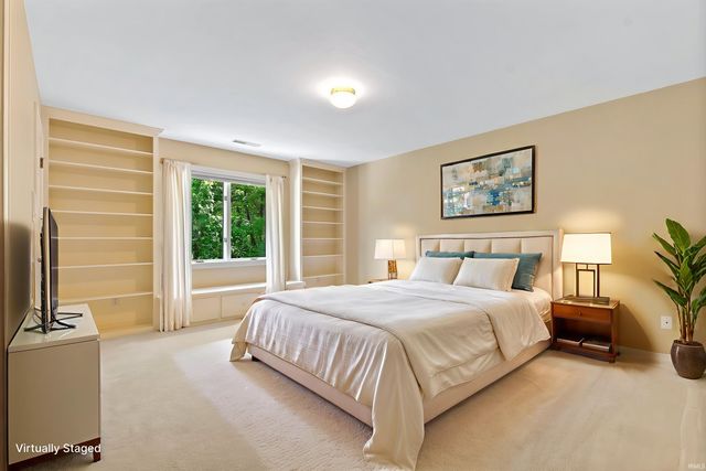 5510 Pine Oak Court, Fort Wayne, IN 46835