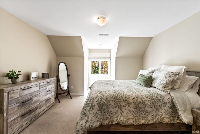 5510 Pine Oak Court, Fort Wayne, IN 46835