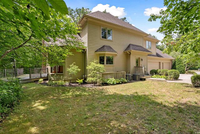 5510 Pine Oak Court, Fort Wayne, IN 46835