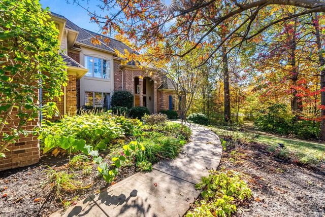 5510 Pine Oak Court, Fort Wayne, IN 46835