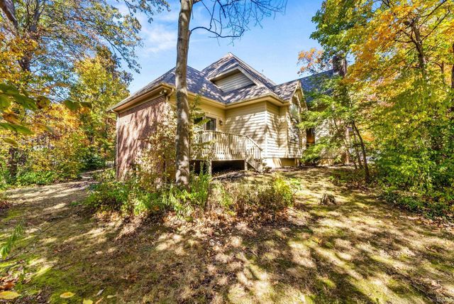 5510 Pine Oak Court, Fort Wayne, IN 46835