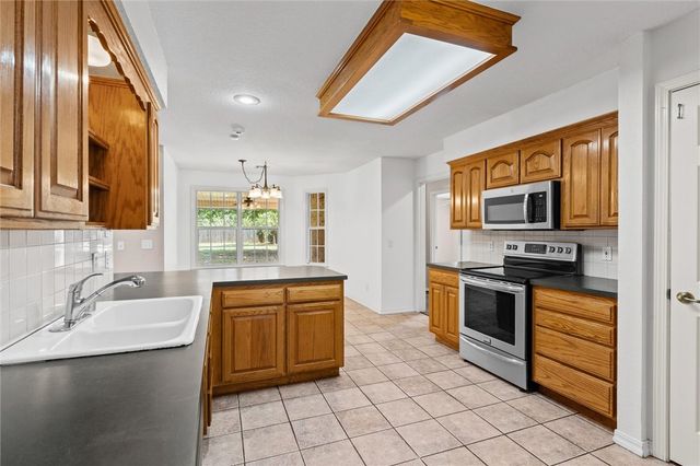 1733 S M Street, Rogers, AR 72756