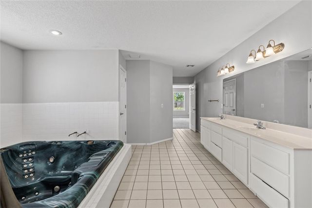 1733 S M Street, Rogers, AR 72756