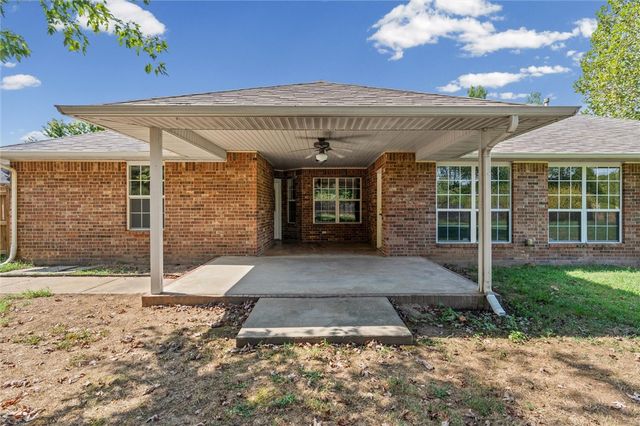 1733 S M Street, Rogers, AR 72756