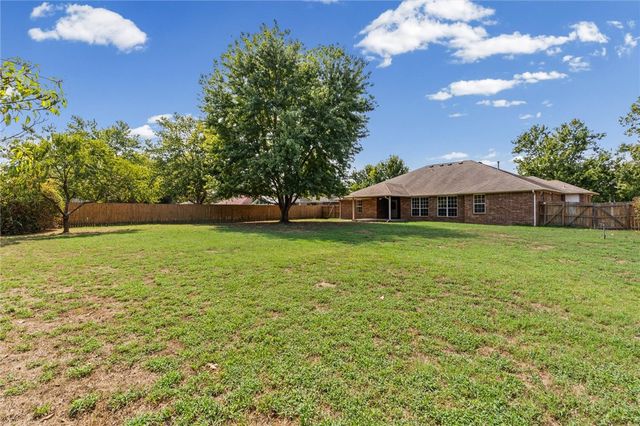 1733 S M Street, Rogers, AR 72756