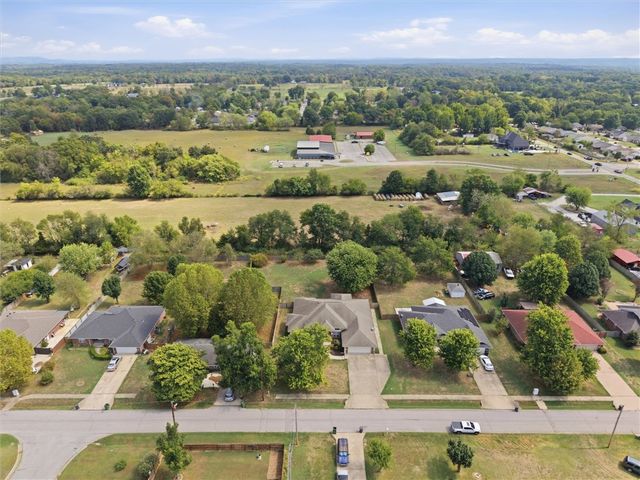 1733 S M Street, Rogers, AR 72756